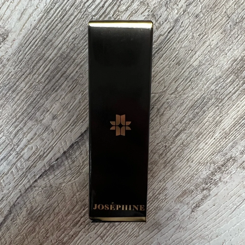 Josephine lip/power-the bold liquid lipstick tiphaine